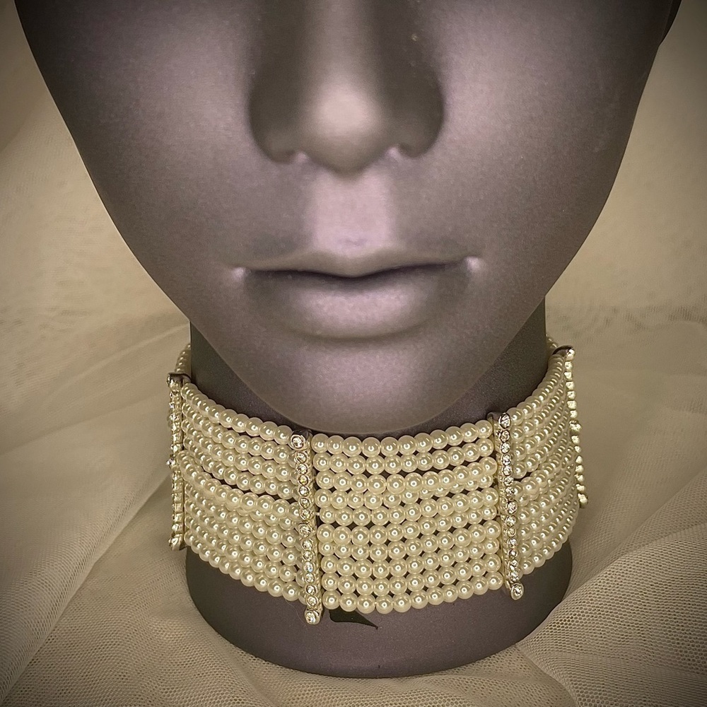 Layered synthetic pearl crystal choker